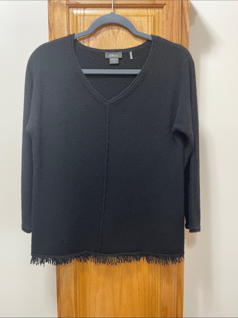 Pure Amici Black V-Neck Cashmere Fringe Hem Sweater Size Medium